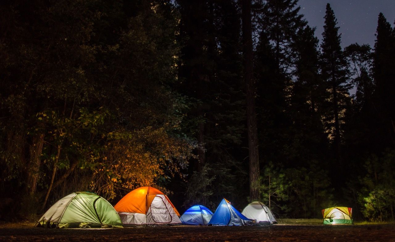 Zelt in Berglandschaft - Camping-Boom Bayern Tourismus