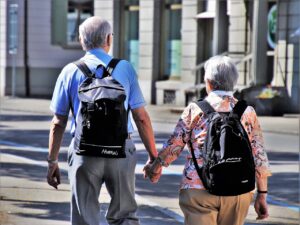 Ältere Person nachdenklich - Altersvorsorge für Selbstständige Bayern