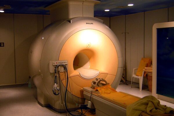 Modernes MRT-Gerät im Krankenhaus - Bayerische Medizintechnik Bayern International Ukraine Ägypten
